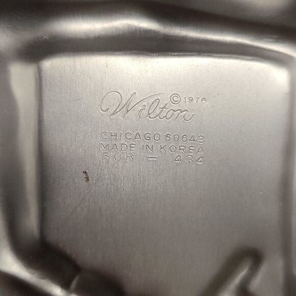 (2 for $10)Vintage 1976 Wilton Model T - Picture 3 of 3